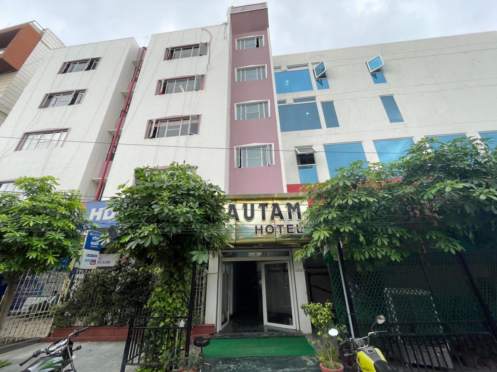 Gautam Hotel, Varanasi